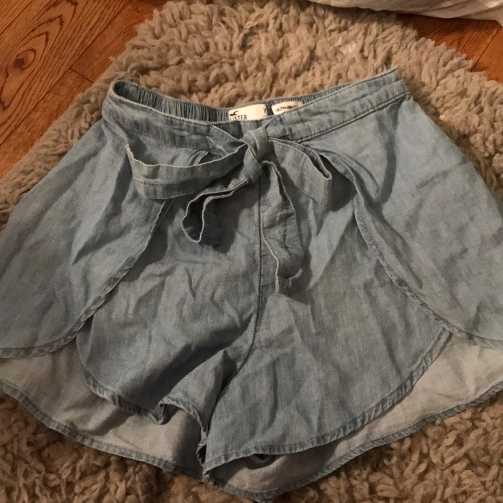 NWOT hollister ultra-high rise flowy shorts